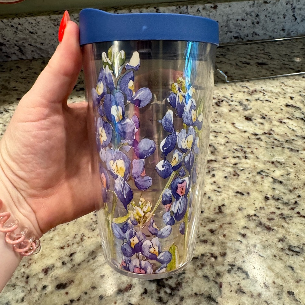 Floral Tervis. NWT